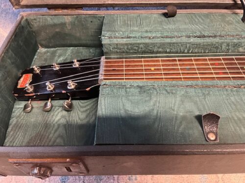 Maxim Lap Steel Guitar with Amp-In-Case c.1950 - Image 4