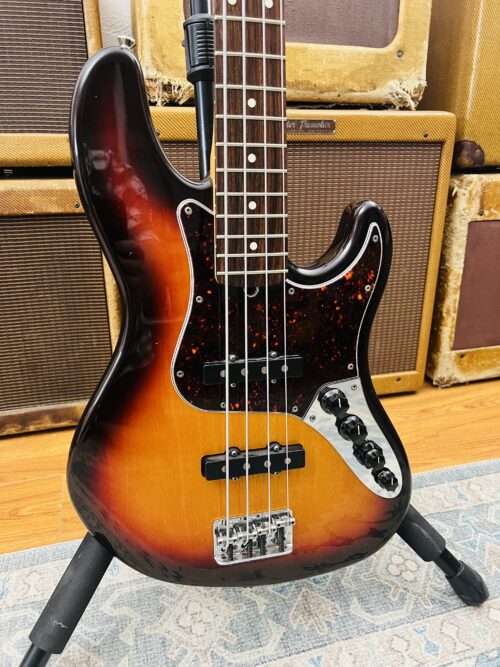 Fender Amercian Deluxe Jazz Bass 1997 - Image 2