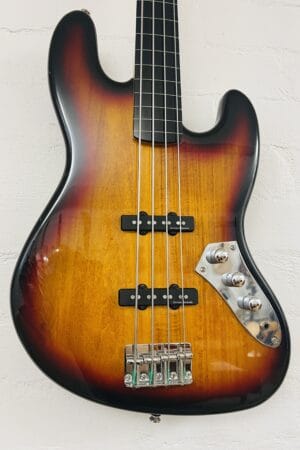 2007 Fender Squire Fretless Jazz